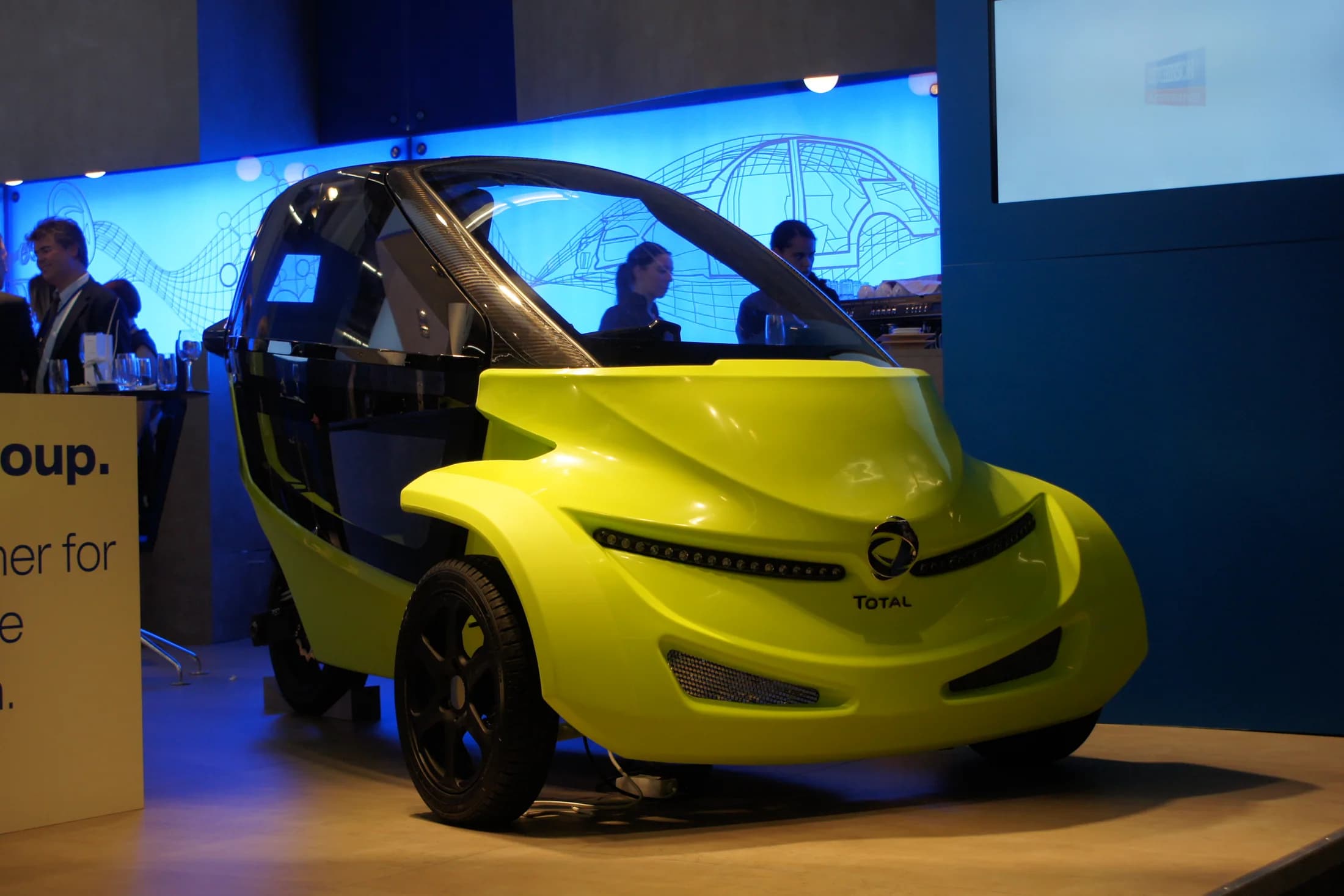 Ausgestellter grüner Total Car Elektrofahrzeug-Prototyp